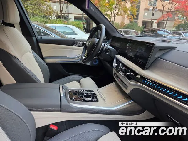 BMW X7 2023 thumb 10