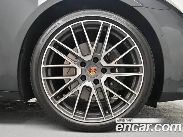 Porsche Panamera 2025 thumb 5