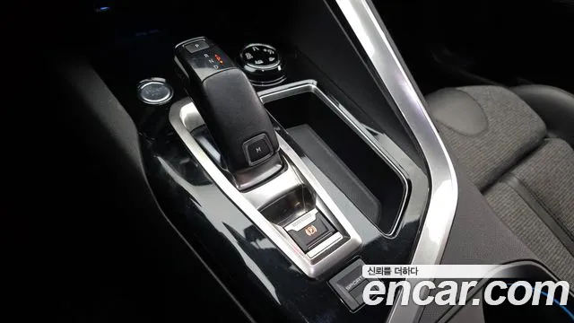 Peugeot 3008 2019 thumb 9