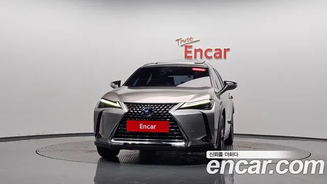 Lexus UX 2019 thumb 2