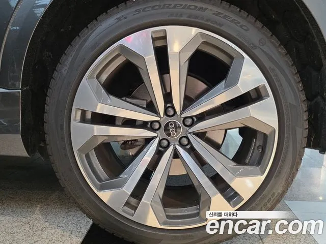Audi Q8 2023 thumb 5