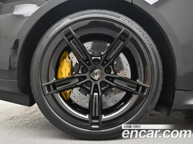 Porsche Taycan 2025 thumb 5