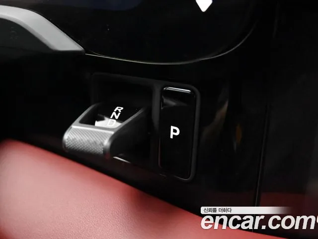 Porsche Taycan 2025 thumb 9