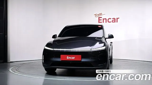 Tesla Model Y 2025 thumb 3