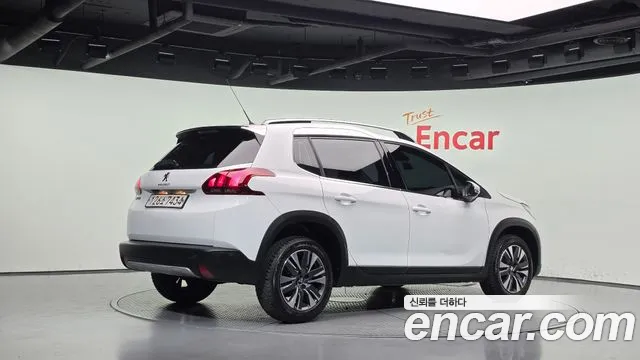 Peugeot 2008 2019 thumb 2