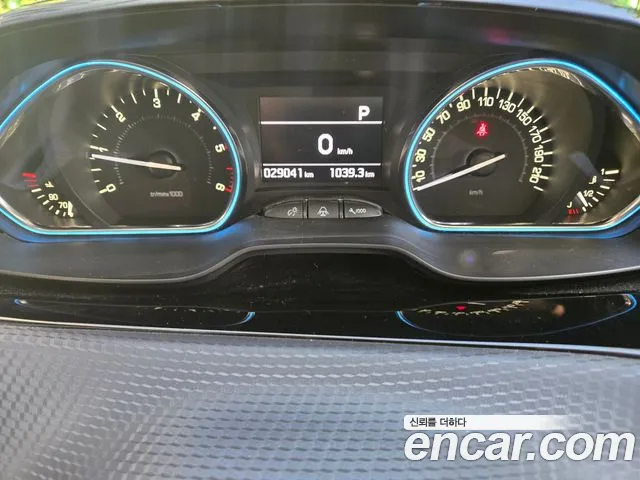 Peugeot 2008 2019 thumb 8