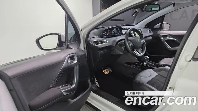 Peugeot 2008 2019 thumb 10