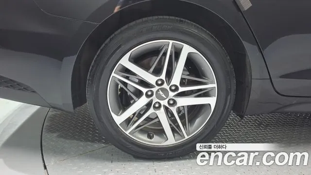Genesis G70 2021 thumb 5