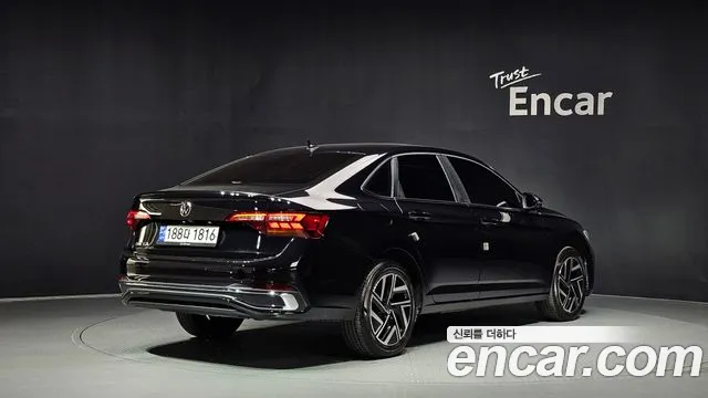 Volkswagen Jetta 2023 thumb 2
