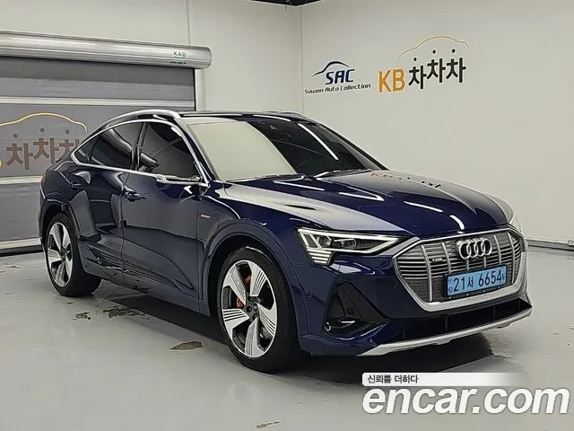 Audi e-tron 2021 thumb 4