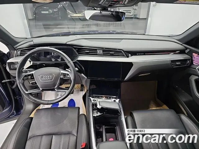 Audi e-tron 2021 thumb 7