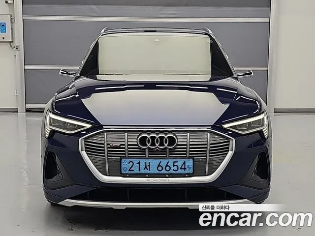 Audi e-tron 2021 thumb 11