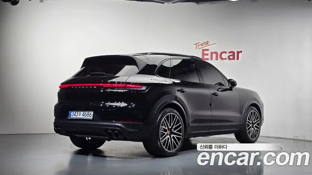 Porsche Cayenne 2024 thumb 2