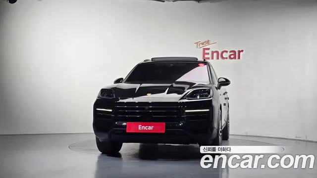 Porsche Cayenne 2024 thumb 3