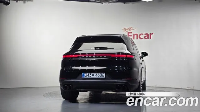 Porsche Cayenne 2024 thumb 4