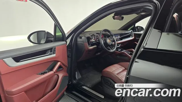 Porsche Cayenne 2024 thumb 10