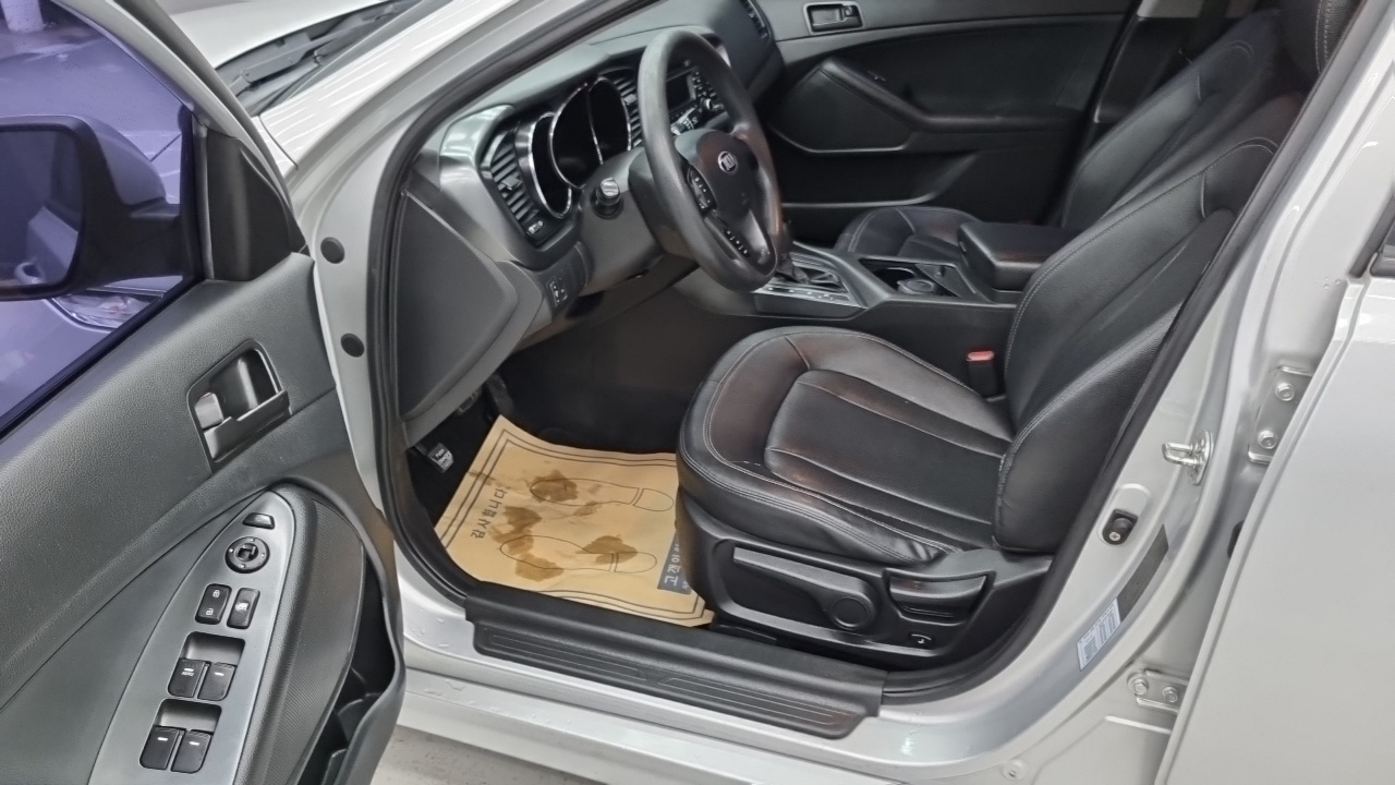 Kia K5 2013 thumb 10