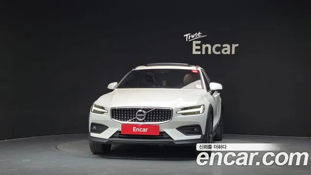 Volvo V60 2021 thumb 3