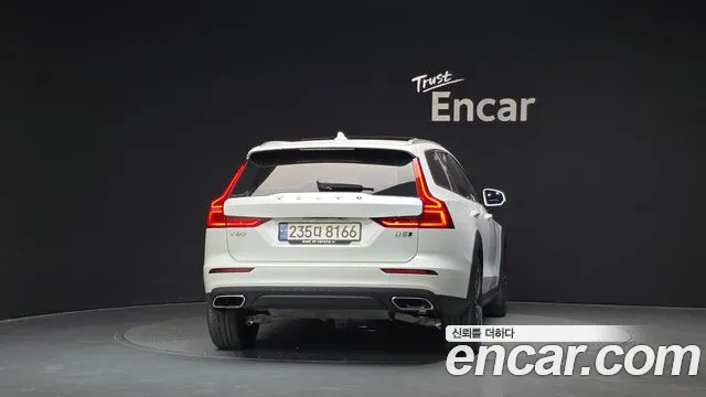 Volvo V60 2021 thumb 4