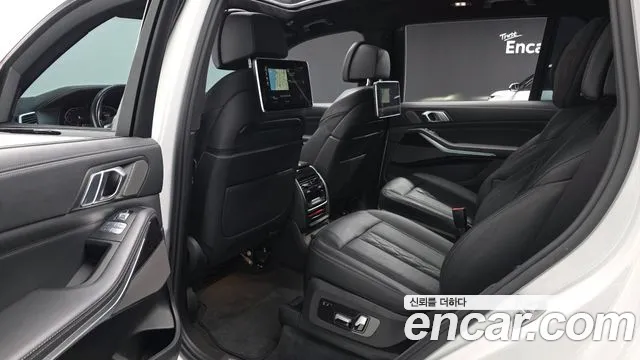 BMW X7 2021 thumb 11
