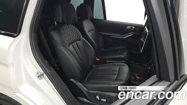 BMW X7 2021 thumb 12