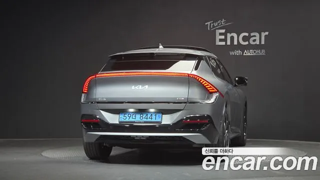 Kia EV6 2023 thumb 3
