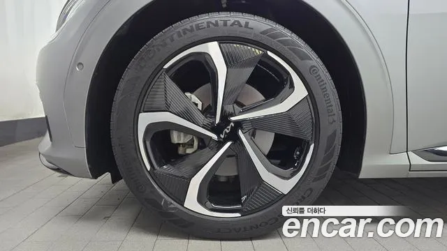Kia EV6 2023 thumb 4