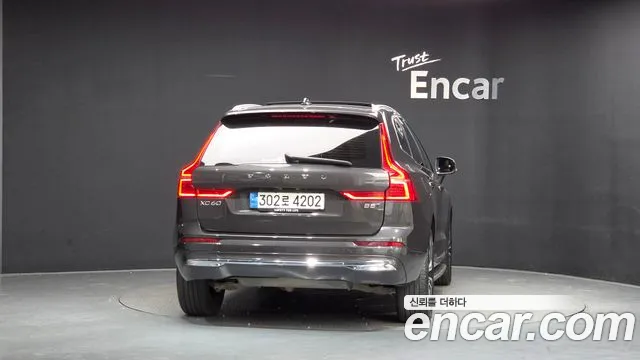 Volvo XC60 2022 thumb 3