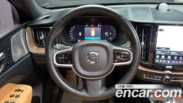 Volvo XC60 2022 thumb 11