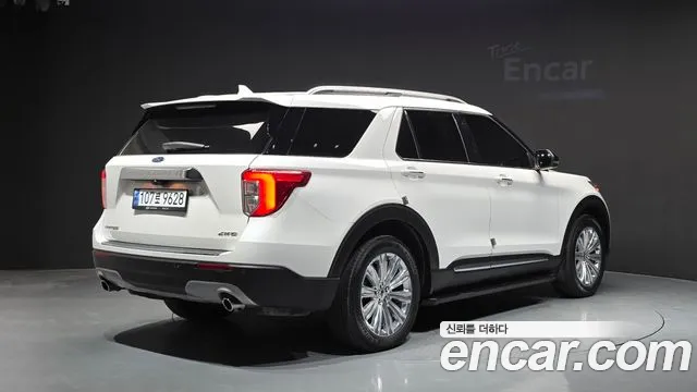 Ford Explorer 2022 thumb 2