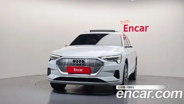 Audi e-tron 2022 thumb 3