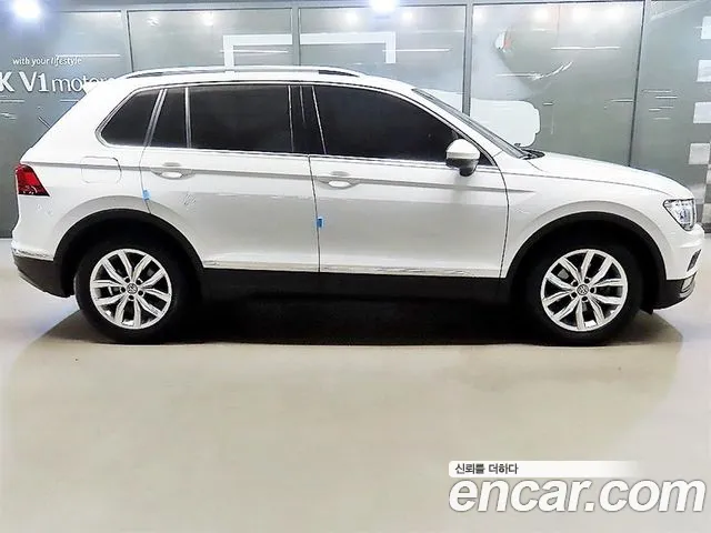 Volkswagen Tiguan 2020 thumb 2