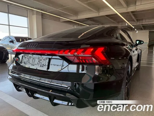 Audi S e-tron GT 2026 thumb 4