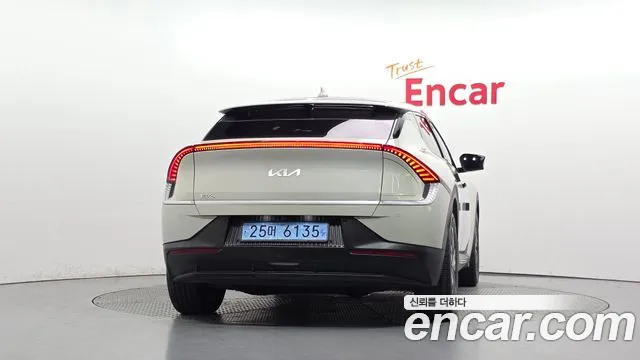 Kia EV6 2022 thumb 4