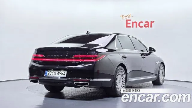 Genesis G90 2019 thumb 2