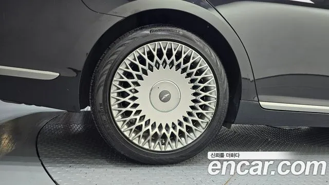 Genesis G90 2019 thumb 5