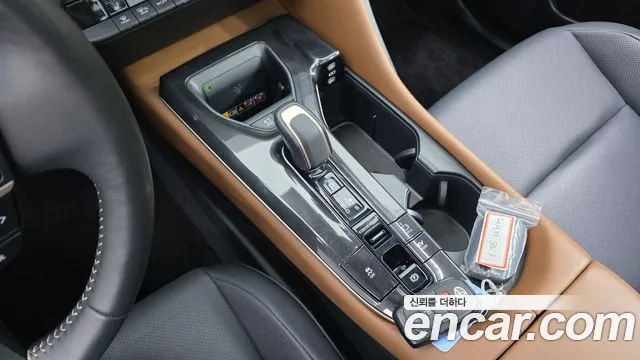 Toyota Crown 2024 thumb 9