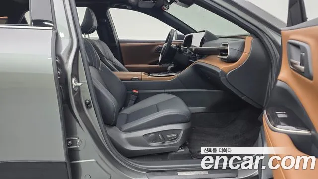 Toyota Crown 2024 thumb 11