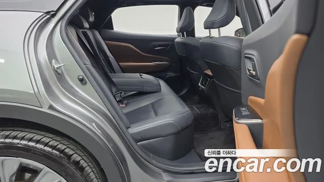 Toyota Crown 2024 thumb 12