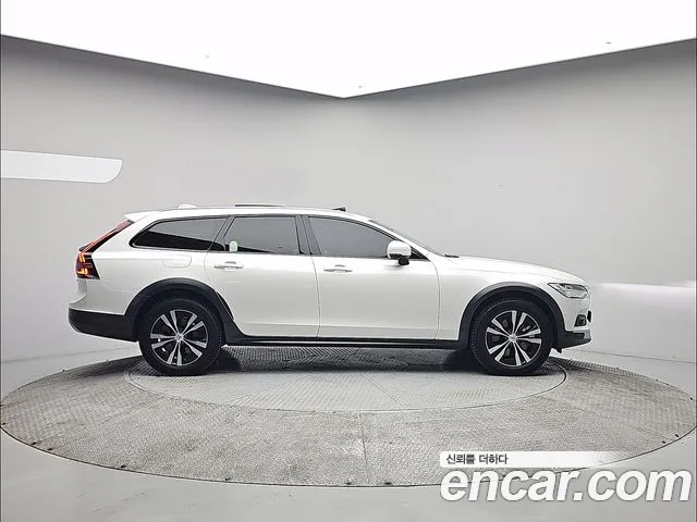 Volvo V90 2025 thumb 3