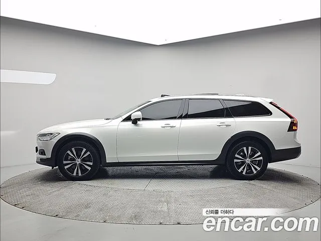 Volvo V90 2025 thumb 4