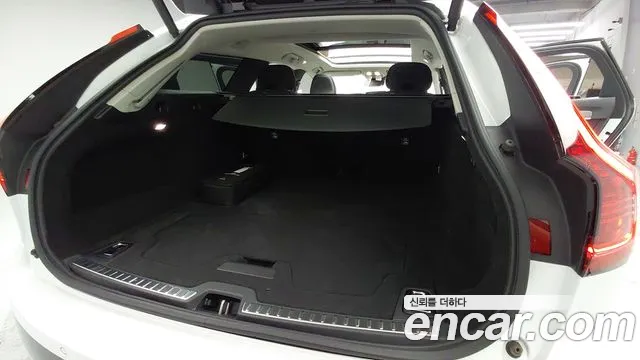 Volvo V90 2025 thumb 10