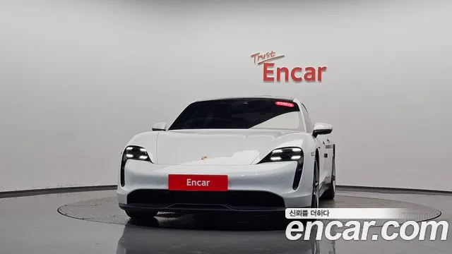 Porsche Taycan 2021 thumb 2