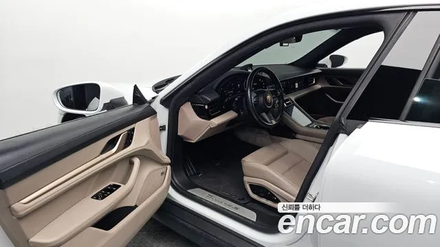 Porsche Taycan 2021 thumb 9