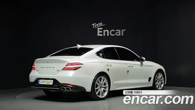 Genesis G70 2022 thumb 2