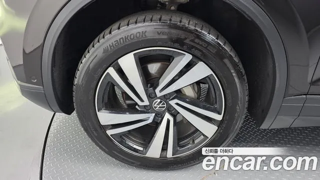 Volkswagen Touareg 2023 thumb 4