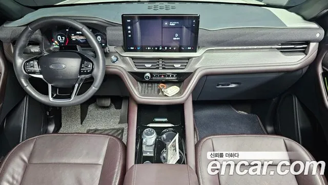 Ford Explorer 2025 thumb 6