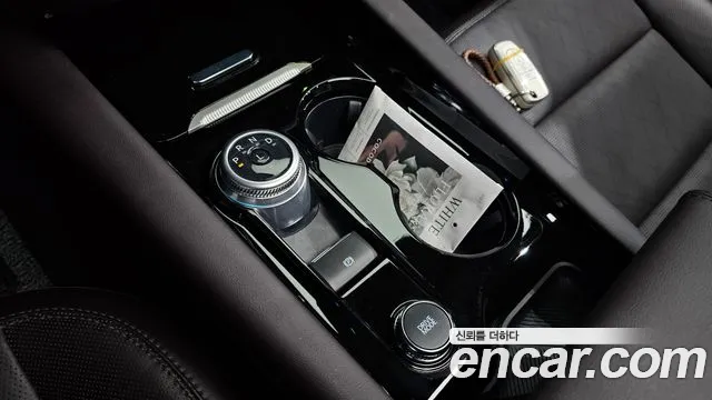 Ford Explorer 2025 thumb 8