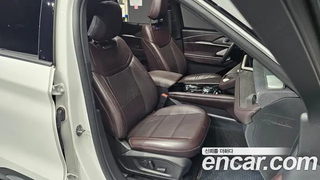 Ford Explorer 2025 thumb 11