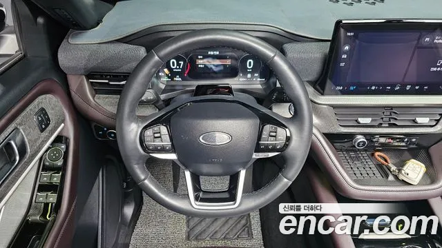 Ford Explorer 2025 thumb 12